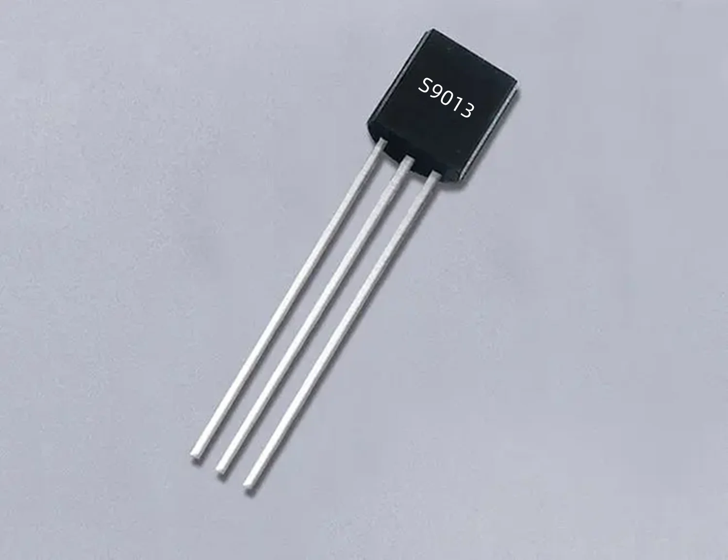 50ШТ транзисторов с прямым вводом TO92 S9013 с прямым вводом NPN типа
