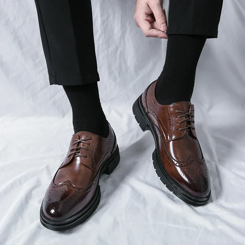 2024 Кожаные Броги Мужские Большого Размера Для Свадебной вечеринки Мужские Модельные туфли Итальянского дизайнера Мужские Вечерние туфли на шнуровке Мужские Оксфорды